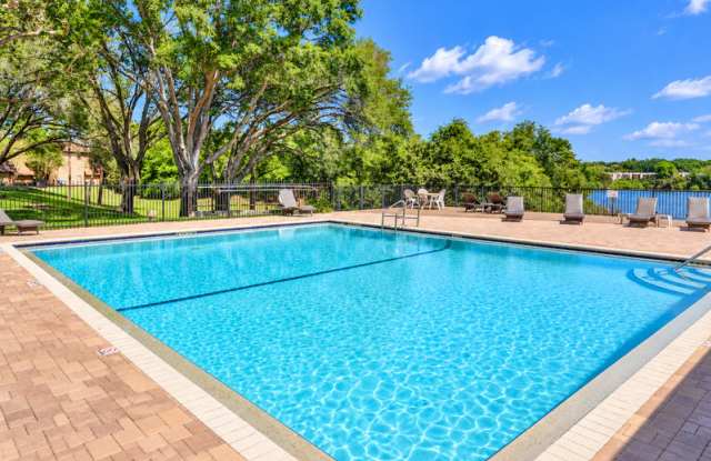 305 Lakepointe Drive Gallery 2