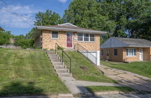 613 Georgia Street - 613 Georgia Street, Jefferson City, MO 65109
