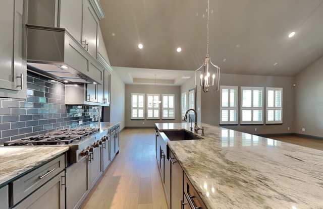 1930 Inwood Ln Gallery 4