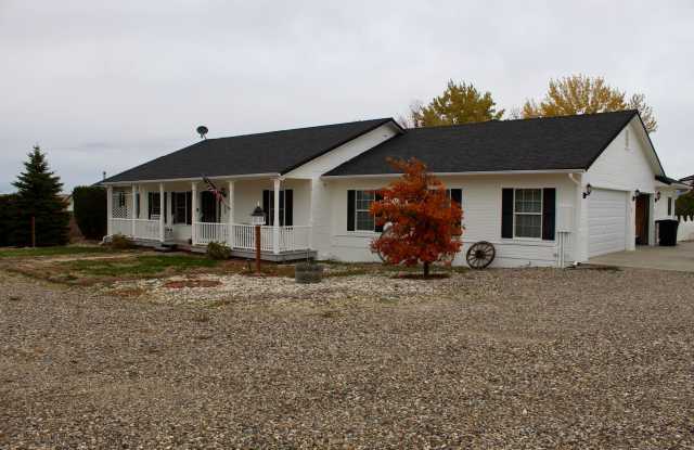 Gorgeous - 650 Eastlake Drive, Spring Creek, NV 89815