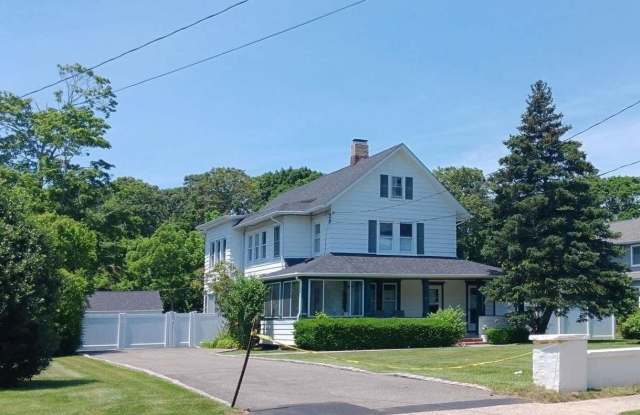 218 Bayport Avenue - 218 Bayport Avenue, Bayport, NY 11705