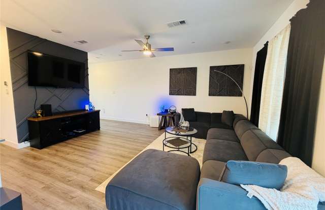1364 HILL COUNTRY Place Gallery 4