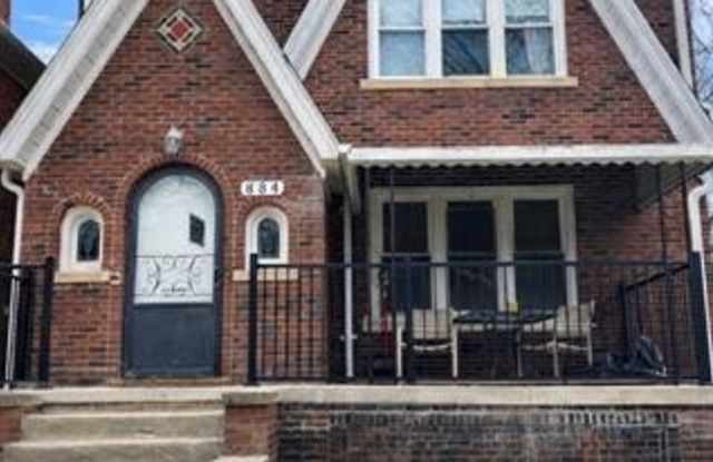 884 Beaconsfield Avenue photos photos