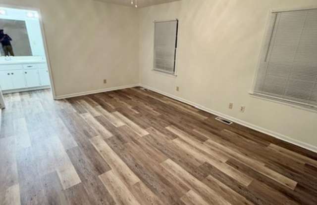 2066 Rexford Road Gallery 4