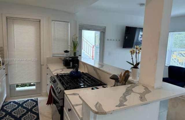 1234 Euclid Ave photos photos