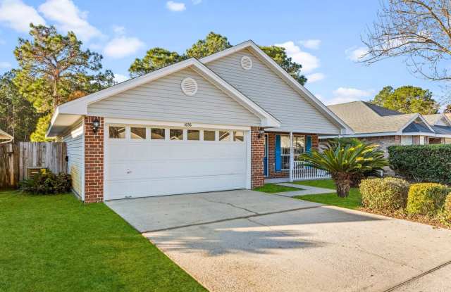 Charming 3-Bedroom Home with Florida Room & Fenced Backyard in Fort Walton Beach! Gallery 4