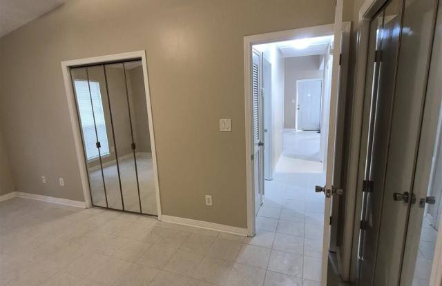 537 Petros Cir Gallery 4