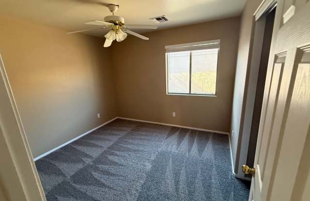 1636 E Bishop Dr Gallery 3