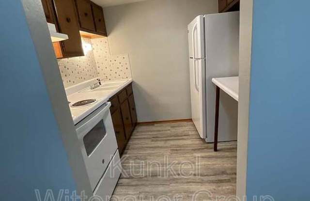 9940-7 Old Lincoln Trail Gallery 4