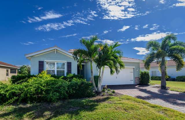 Beautiful 4-Bedroom Annual Rental in the Gated River Club Community photos photos