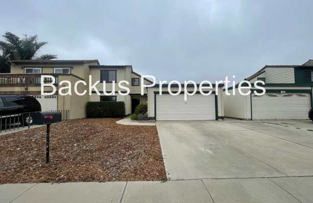 Wonderful two-story three bedroom home in North Salinas photos photos