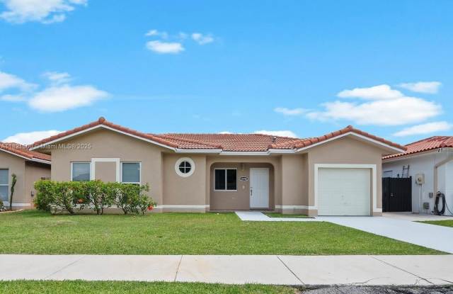 13992 SW 181st Ter photos photos