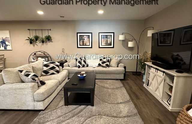 Lakeville 2 Bedroom Town Home, 2 Car Garage, 2.5 Baths, Available November Gallery 4