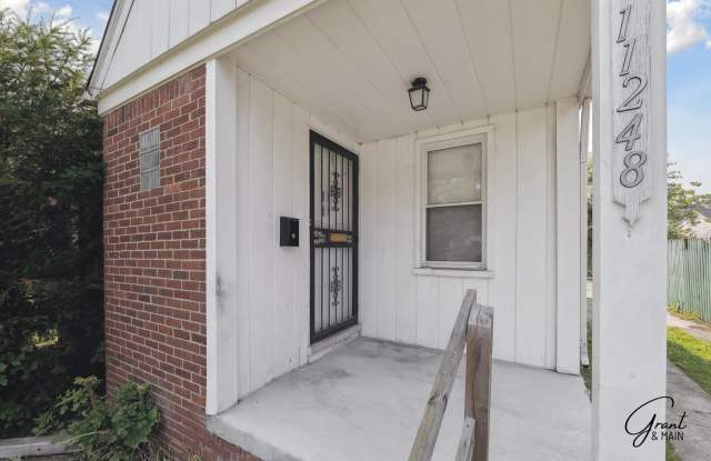 $1350 3 bedroom bungalow Gallery 3