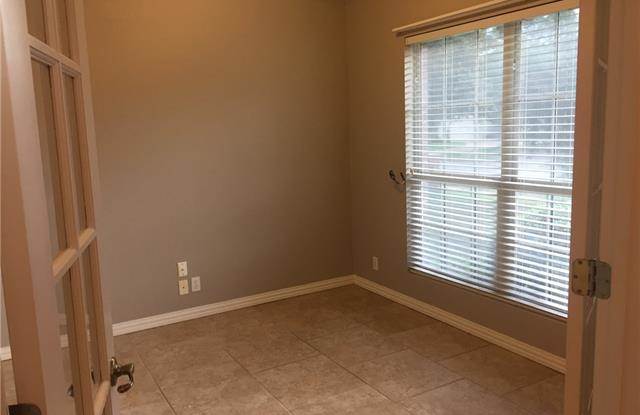 7308 Heritage Oaks Court Gallery 4