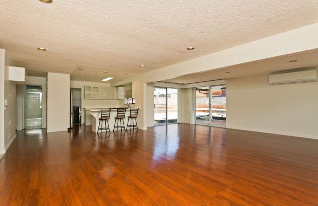 Mililani Town - 3 Bedroom, 2 Bath, Garage and Carport - 95-877 Makaunulau Street, Mililani Town, HI 96789