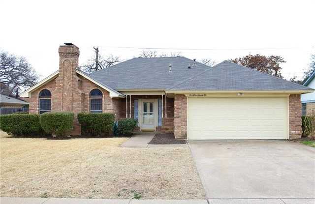 2422 Westpark Way Circle - 2422 Westpark Way Cir, Euless, TX 76040