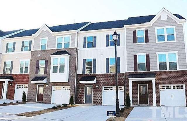 Room in 4 Bedroom Townhome at Suffield Way - 721 Suffield Way, Cary, NC 27519