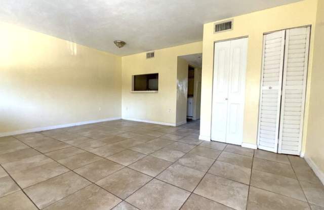 1370 South Palmetto Avenue photos photos