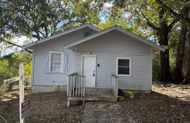 308 Cedar Circle Gallery 1
