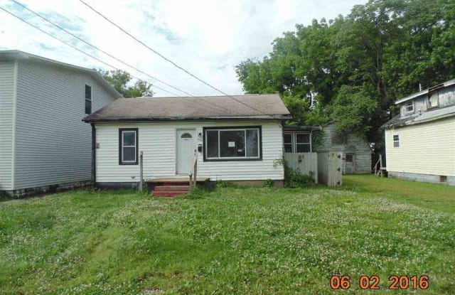 1408 E Oregon St - 1408 East Oregon Street, Evansville, IN 47711