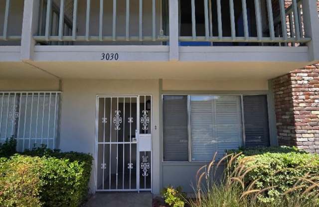 A Fabulous 3 Bedroom Townhome Centrally located. photos photos