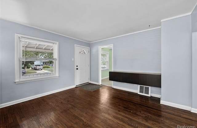 825 N Edison Avenue Gallery 4