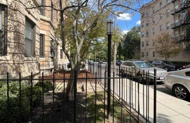 1 Bed 1 Bath in Fenway Gallery 4