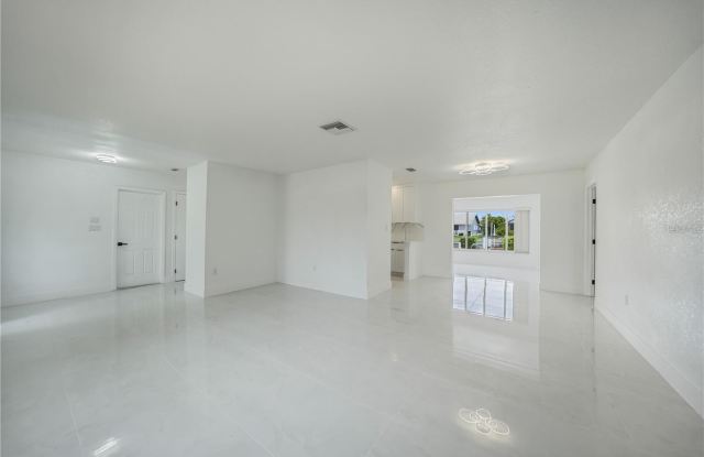 830 NAPOLI LANE Gallery 2