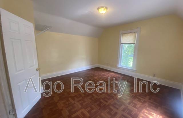 2117 Illion Ave N photos photos