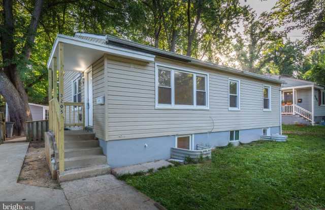 3205 HENDERSON AVENUE photos photos