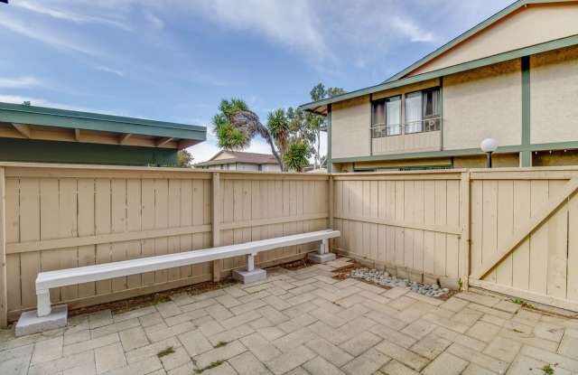 *** LIGHT  BRIGHT 3 BEDROOM 1.5 BATH HOME IN MIRA MESA READY NOW *** photos photos