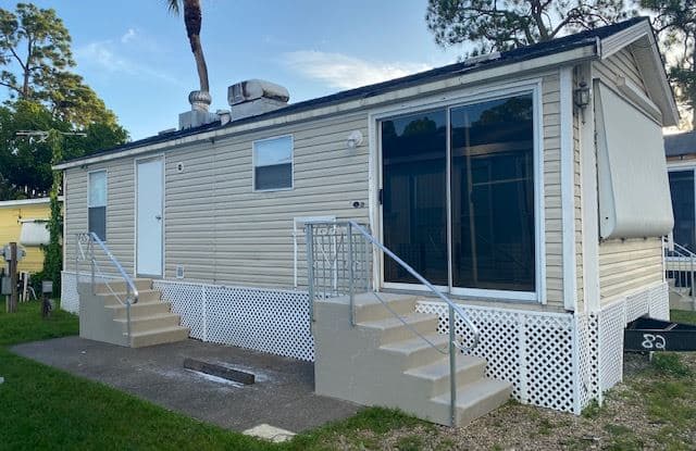 1895 NORTH TAMIAMI TRAIL - 1895 North Tamiami Trail, North Fort Myers, FL 33903