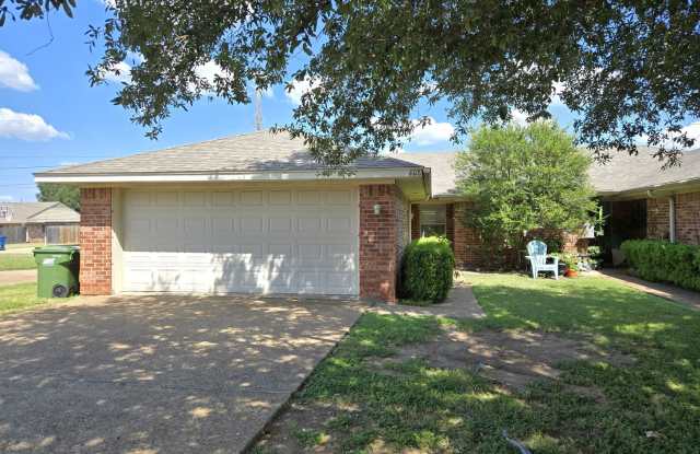 3/2 Hewitt Duplex - 408 Connie Drive, Hewitt, TX 76643