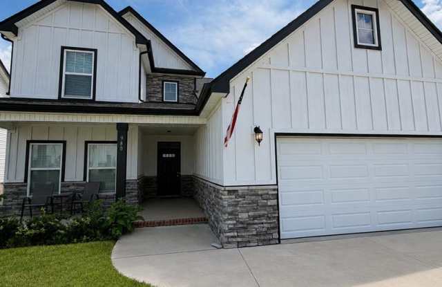 4 Bedroom Dog Friendly Home For Rent Near Post! photos photos 4 Bedroom Dog Friendly Home For Rent Near Post! photos photos