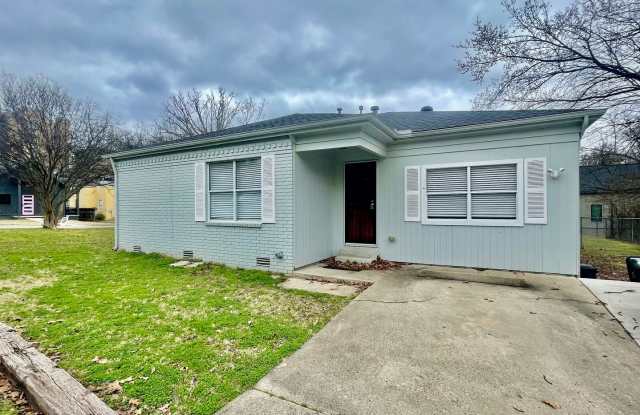 Fully updated, walking distance to UAMS photos photos