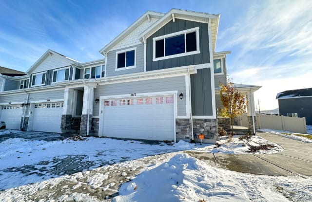 1077 West Chimney Pass DR - 1077 West Chimney Pass Drive, Bluffdale, UT 84065