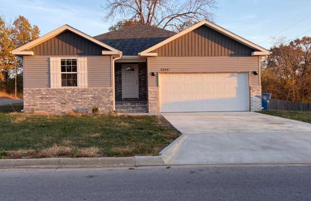 adorable home in a quiet neighborhood Gallery 1