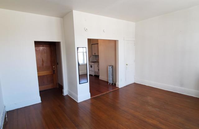 318 Brady Street - 7 photos photos