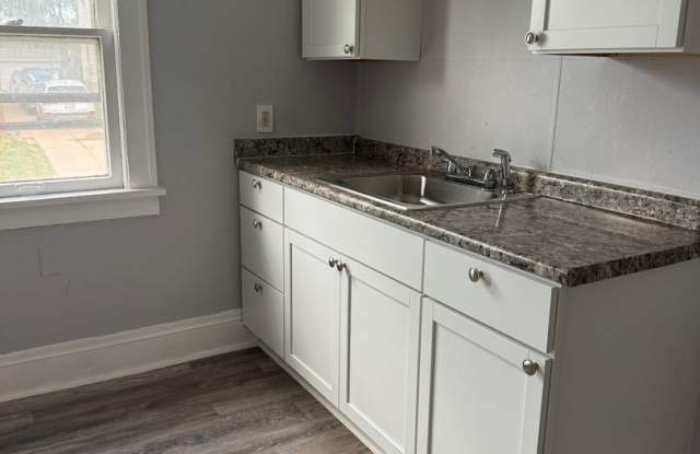 Shaker Heights 3 Bedroom Down photos photos
