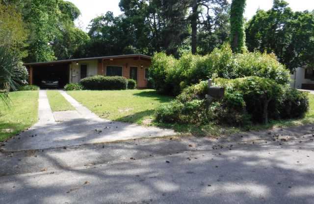 Secluded 3 BR / 2 BA home at end of cul-de-sac photos photos