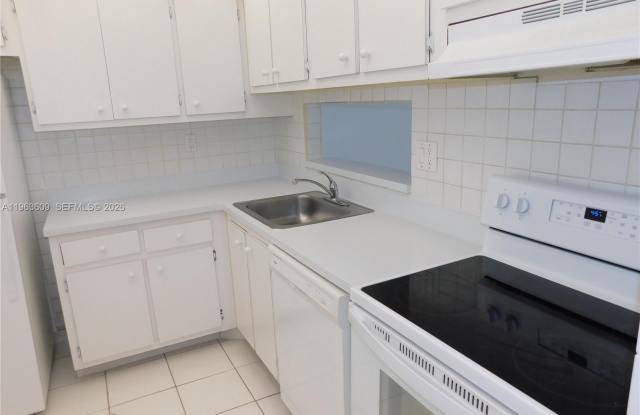 8025 SW 107 AV photos photos