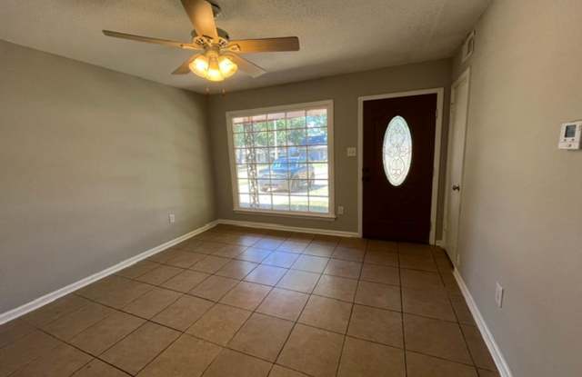 Renovated 3 Bedroom 1 Bath Home for Rent! Gallery 4