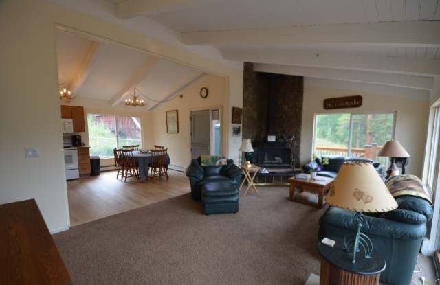 Peak 7 Home! Great Deck and Views! Winter rental! Gallery 3