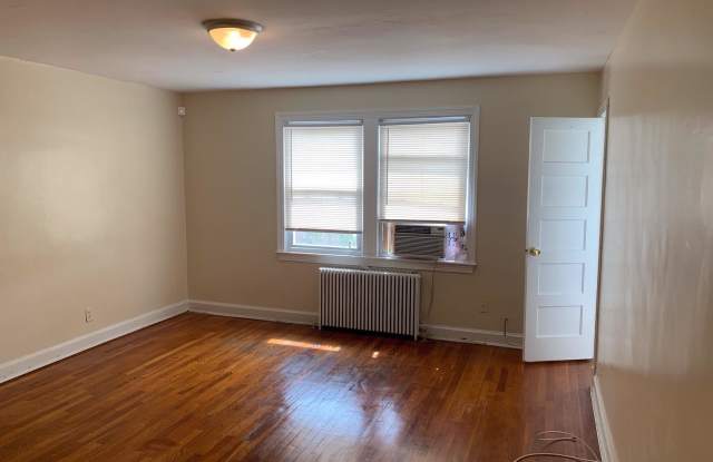 1224 RAUM ST NE #21 Gallery 3