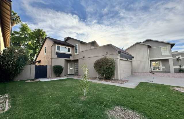 Great 3 bedroom 2 bath culdesac lot with fireplace - 3709 West Ivanhoe Street, Chandler, AZ 85226