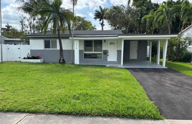 1426 Arthur St photos photos