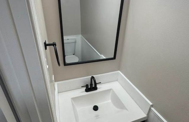 520 ELLROSE Court Gallery 3