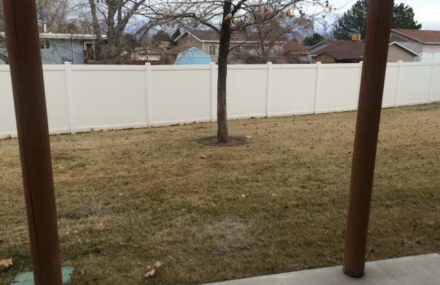 Beautiful 3 bedroom townhome in West Jordan!! Gallery 3