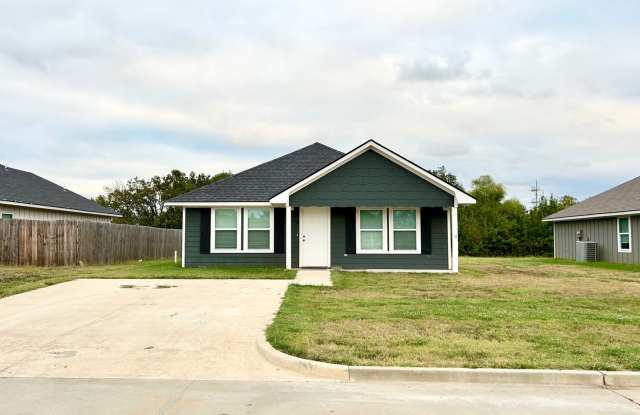 Paved Road/Cozy Home/Convenient location photos photos